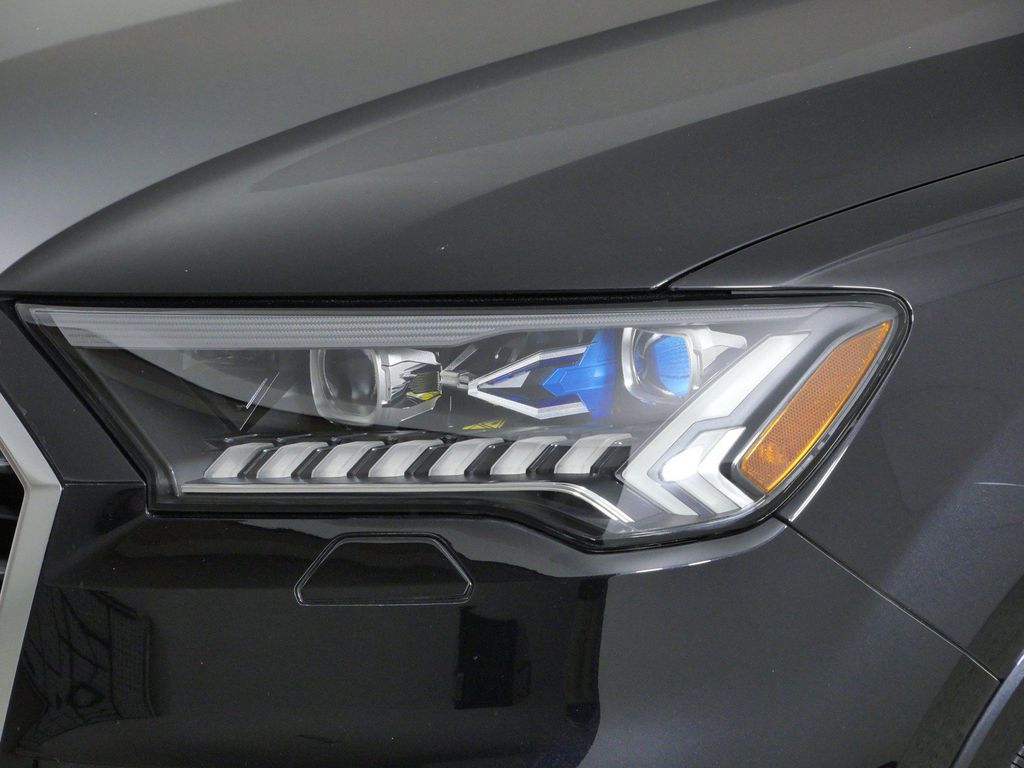 Thumbnail: 2020 Audi Q7 - 18