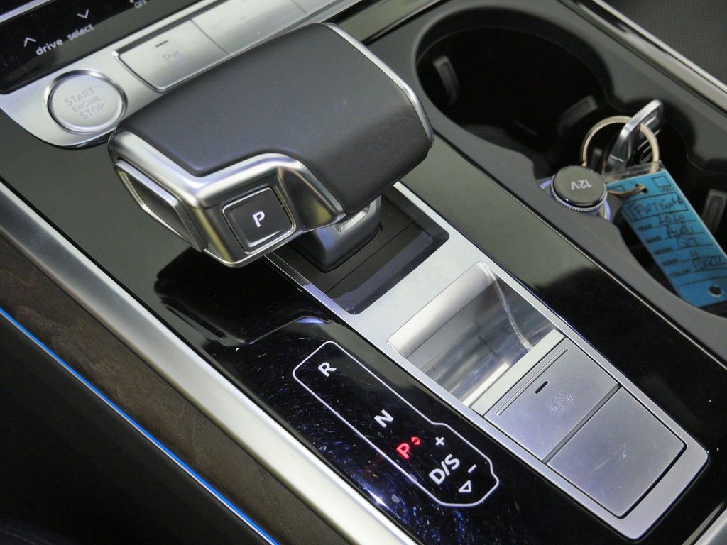 Thumbnail: 2020 Audi Q7 - 13
