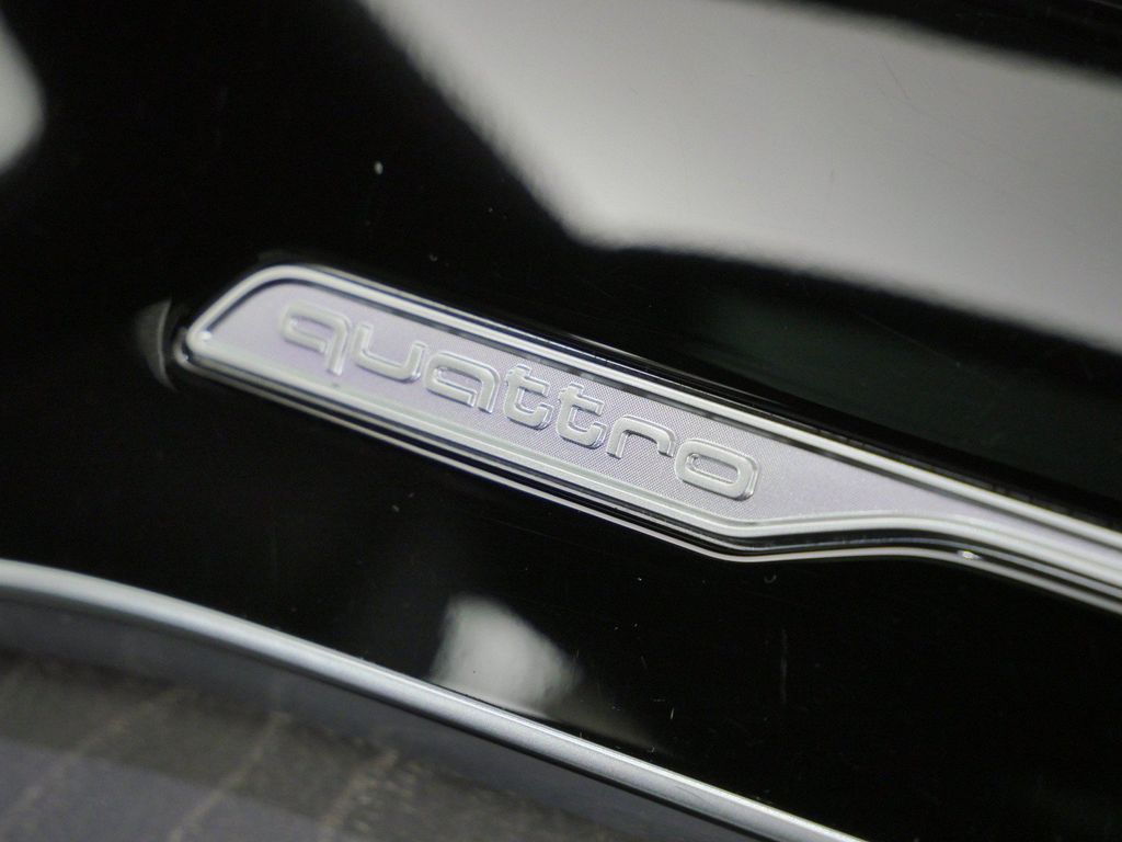 Thumbnail: 2020 Audi Q7 - 17