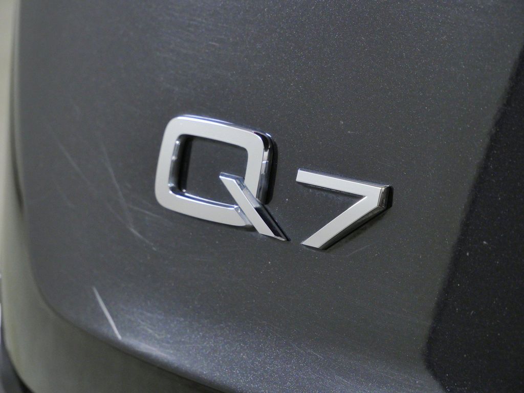 Thumbnail: 2020 Audi Q7 - 24