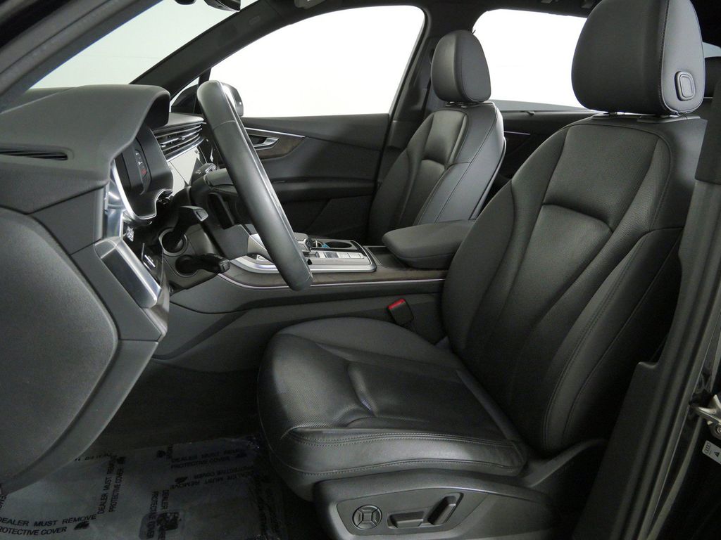 Thumbnail: 2020 Audi Q7 - 38