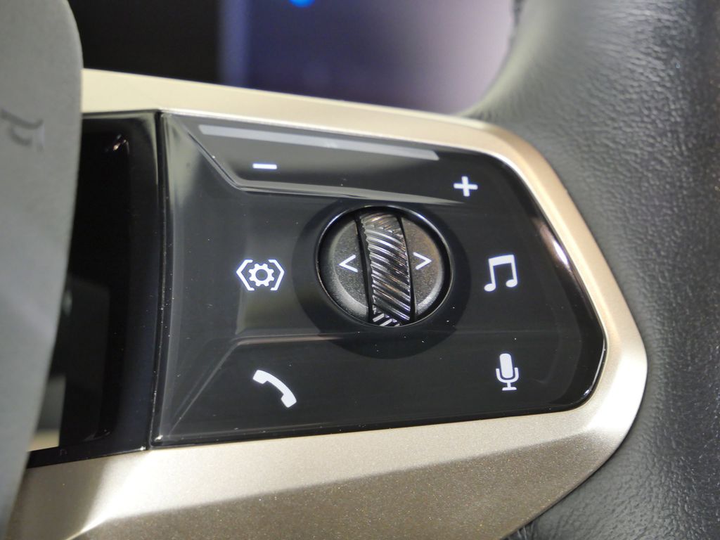 Thumbnail: 2024 BMW iX - 44