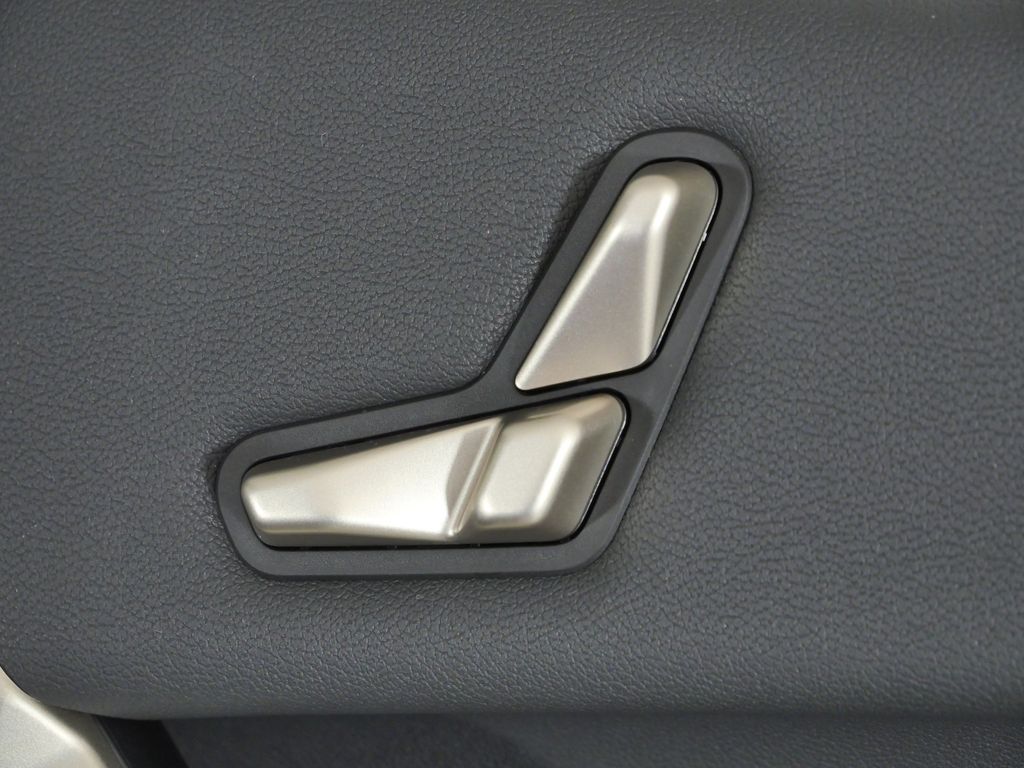 Thumbnail: 2024 BMW iX - 16