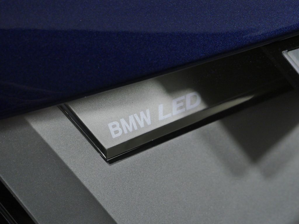 Thumbnail: 2024 BMW iX - 18