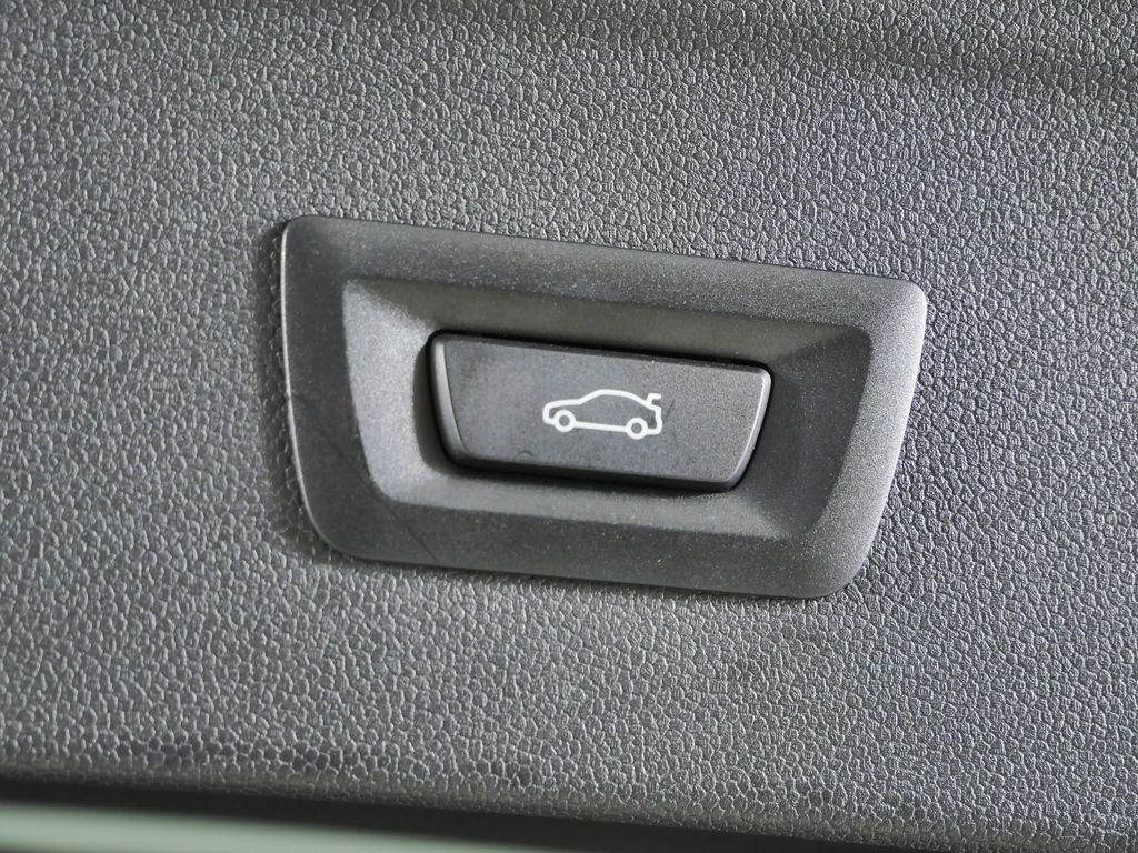 Thumbnail: 2024 BMW iX - 31