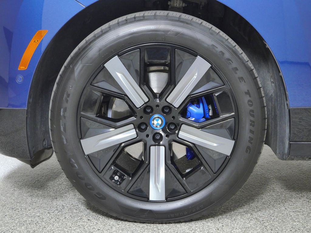 Thumbnail: 2024 BMW iX - 25