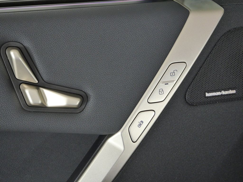 Thumbnail: 2024 BMW iX - 39