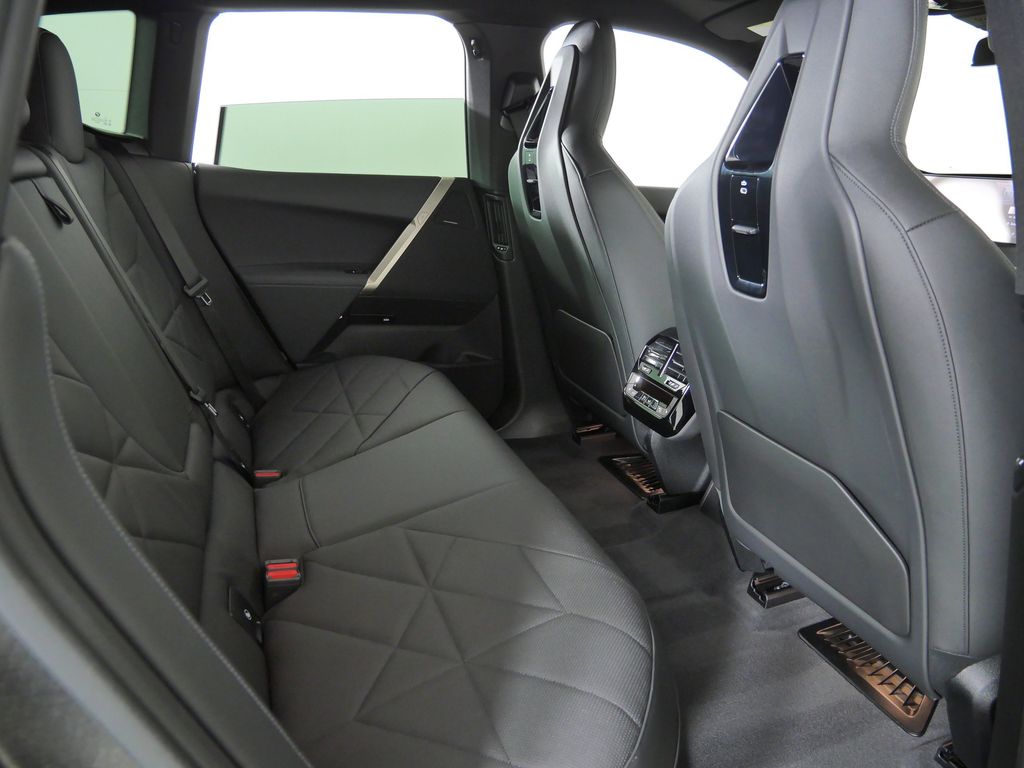 Thumbnail: 2024 BMW iX - 11