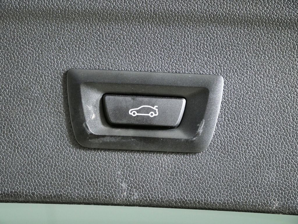 Thumbnail: 2024 BMW iX - 32