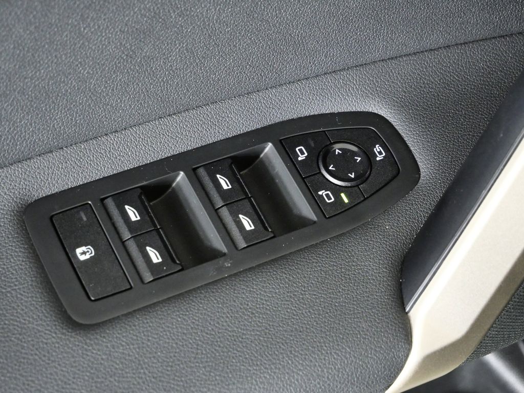 Thumbnail: 2024 BMW iX - 39