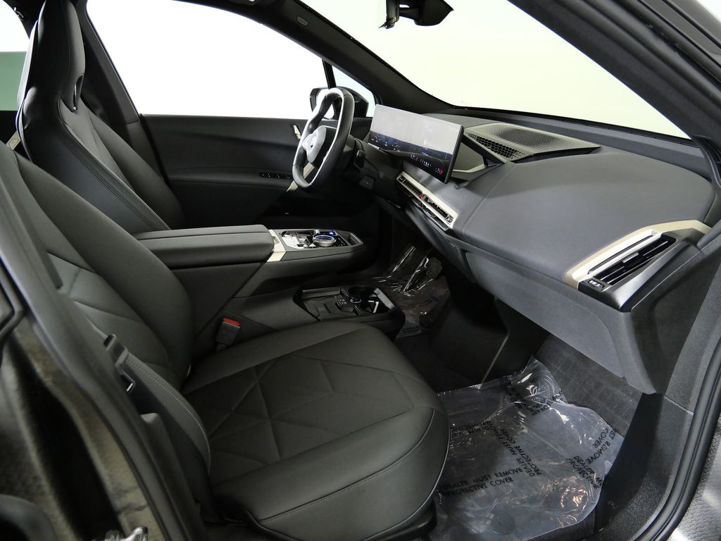 Thumbnail: 2024 BMW iX - 10