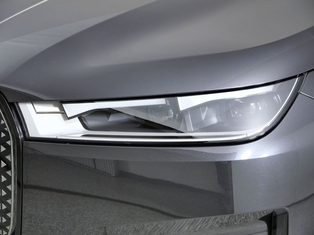 Thumbnail: 2024 BMW iX - 18