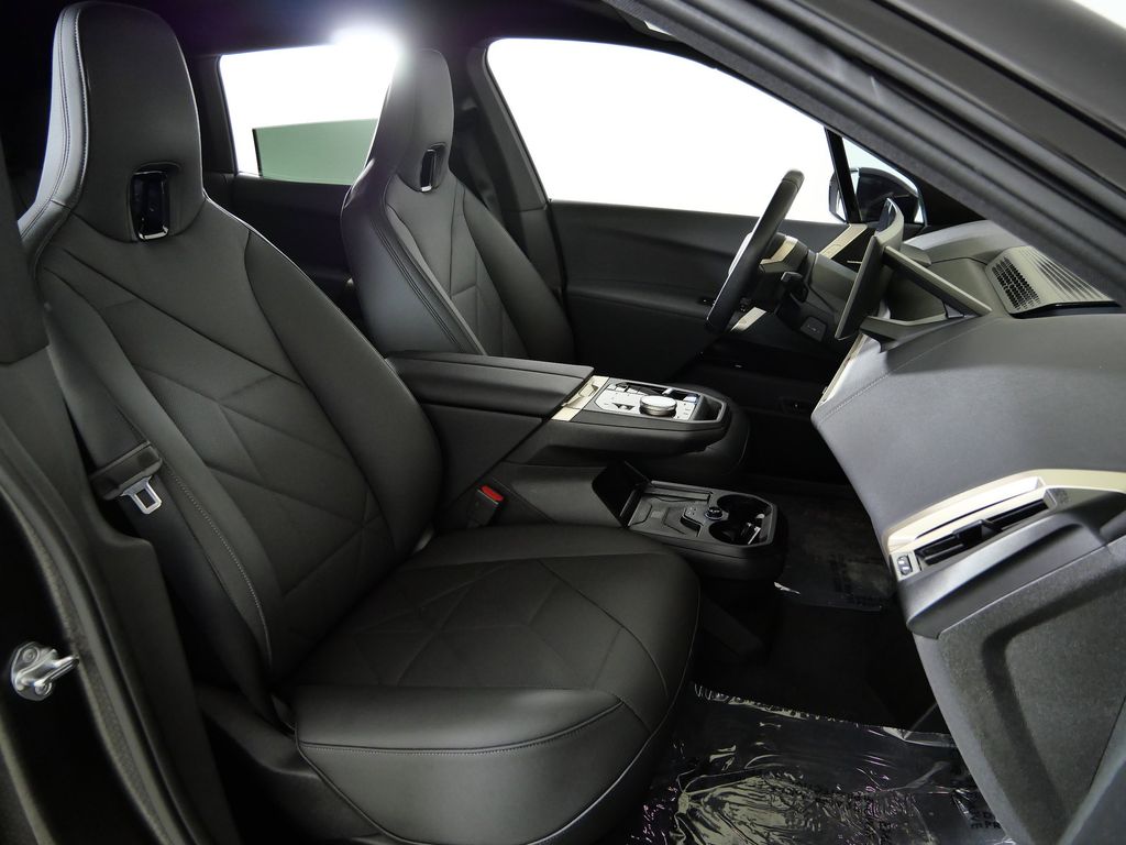 Thumbnail: 2024 BMW iX - 11