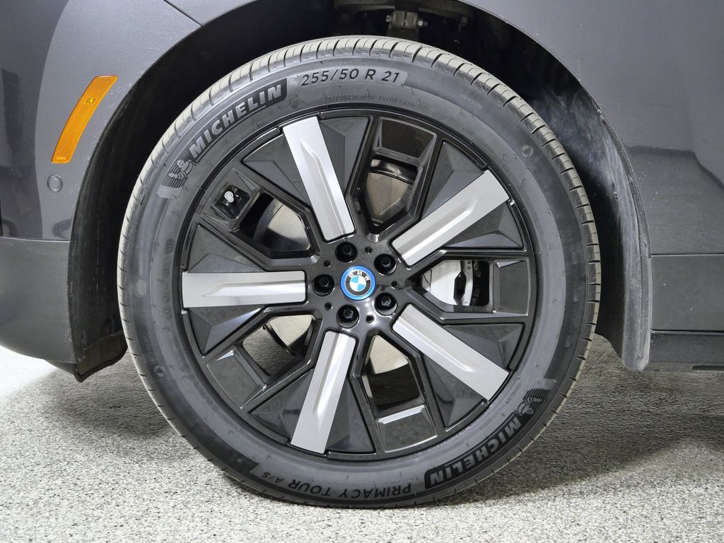 Thumbnail: 2024 BMW iX - 8