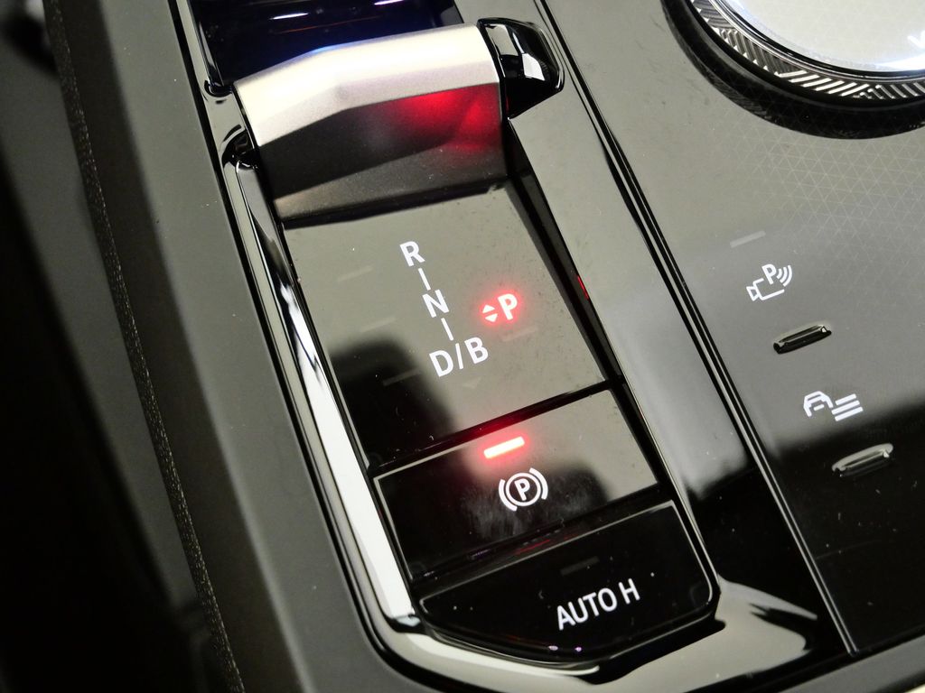 Thumbnail: 2024 BMW iX - 14