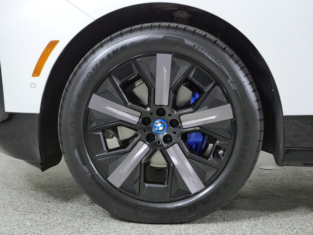 Thumbnail: 2024 BMW iX - 26