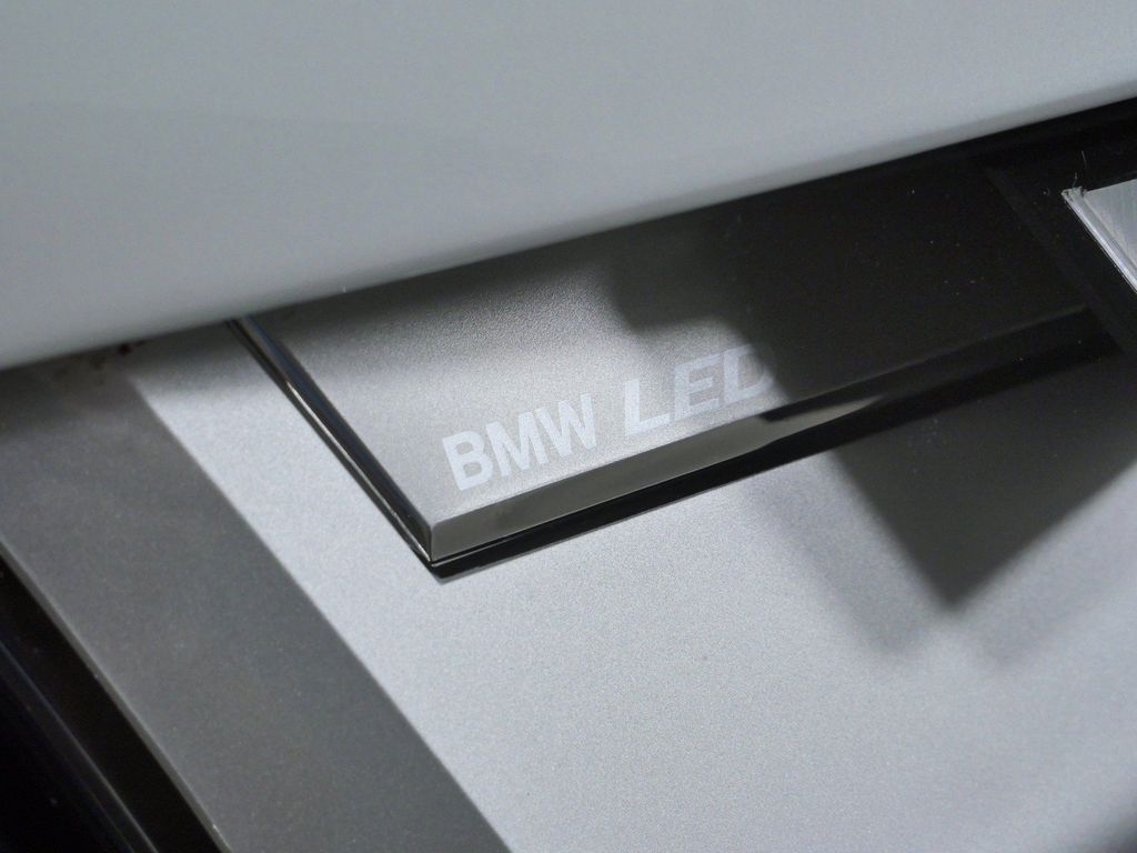 Thumbnail: 2024 BMW iX - 18