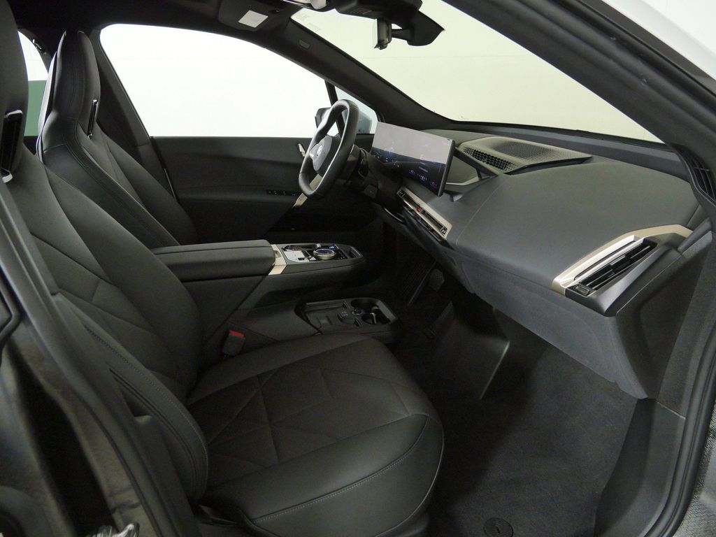 Thumbnail: 2024 BMW iX - 9