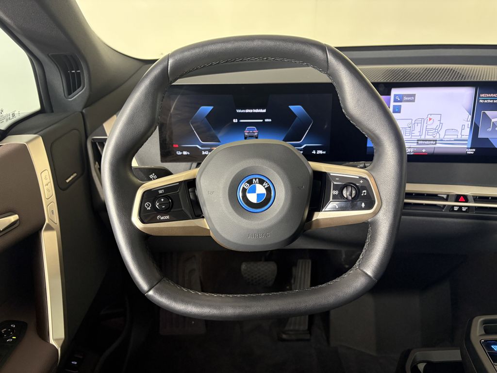 Thumbnail: 2023 BMW iX - 2