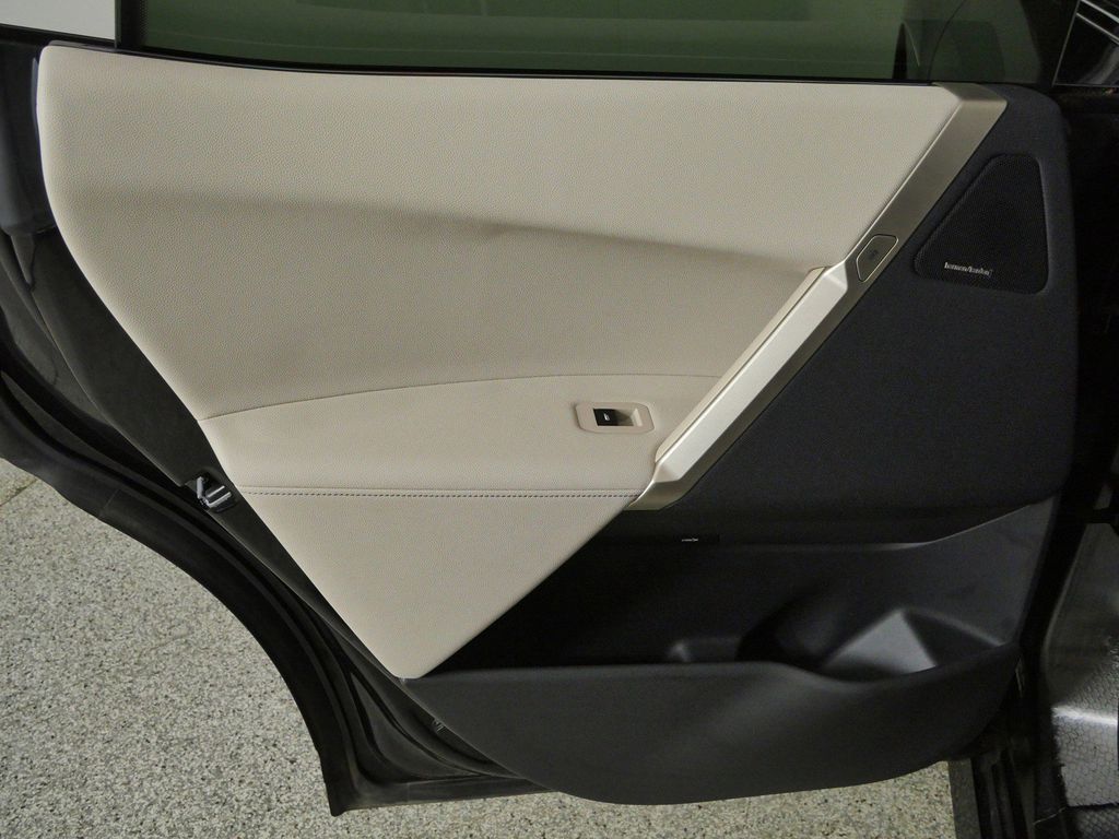 Thumbnail: 2024 BMW iX - 34