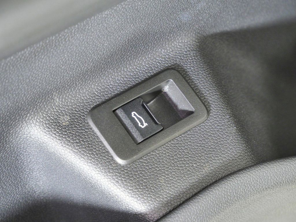 Thumbnail: 2024 BMW iX - 42