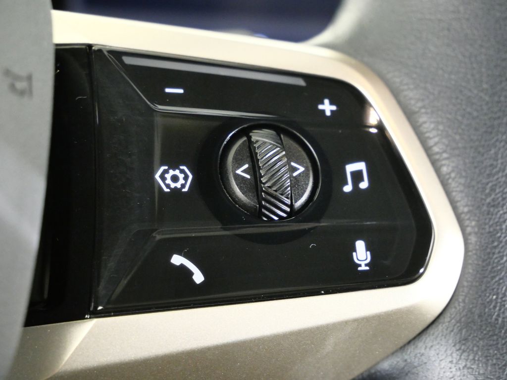 Thumbnail: 2025 BMW iX - 43