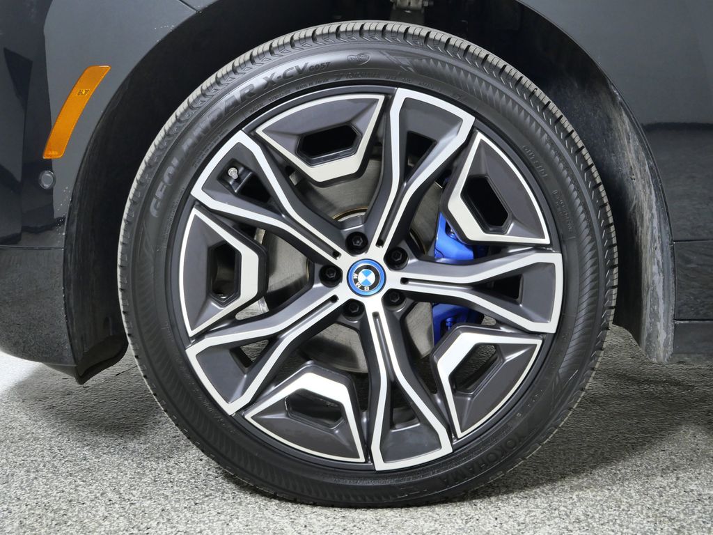 Thumbnail: 2025 BMW iX - 8