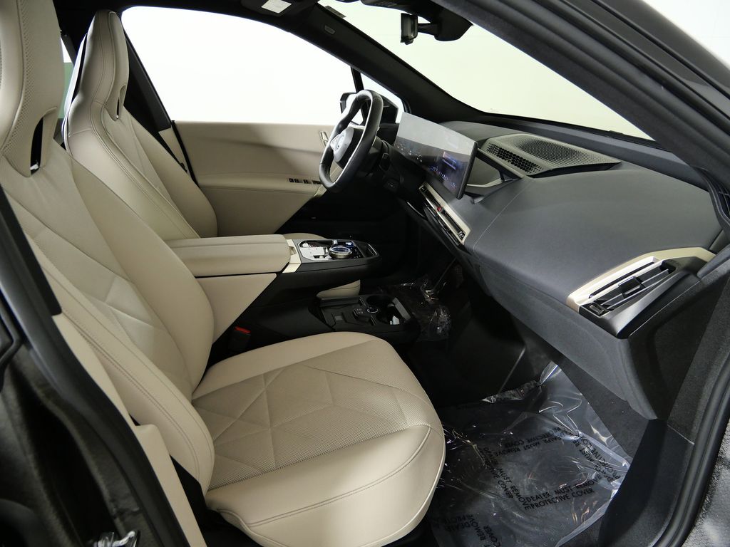 Thumbnail: 2025 BMW iX - 10