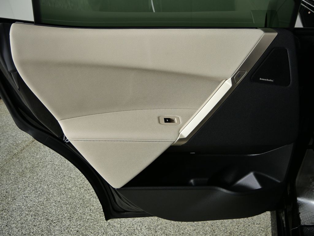 Thumbnail: 2025 BMW iX - 32