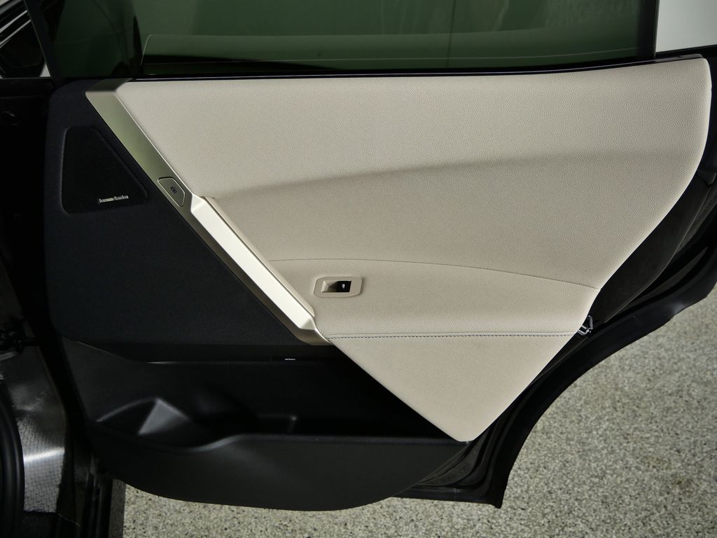 Thumbnail: 2025 BMW iX - 29