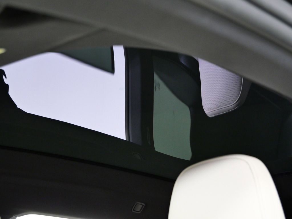 Thumbnail: 2025 BMW iX - 26