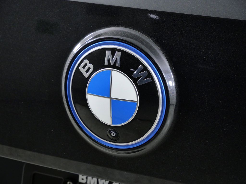 Thumbnail: 2025 BMW iX - 22