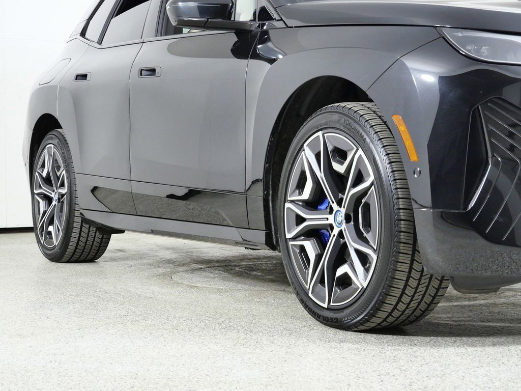 Thumbnail: 2025 BMW iX - 9