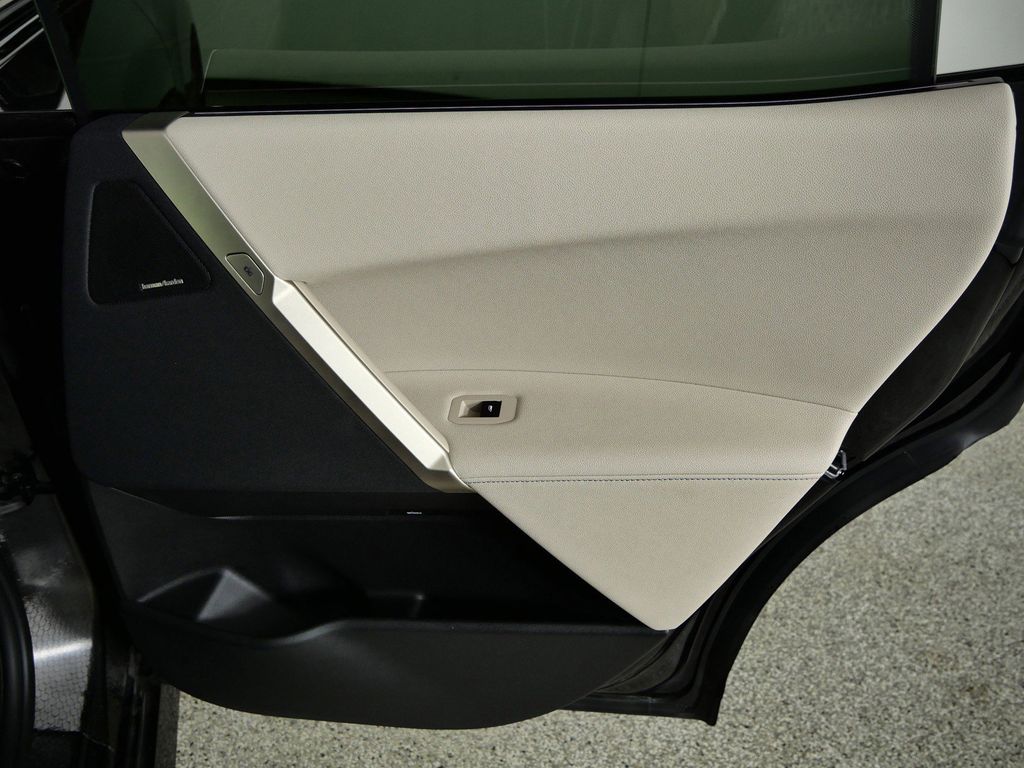 Thumbnail: 2025 BMW iX - 29