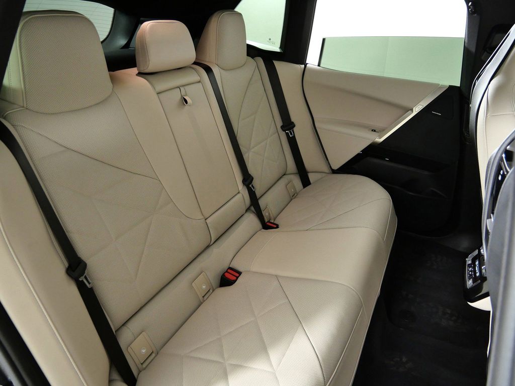 Thumbnail: 2025 BMW iX - 30