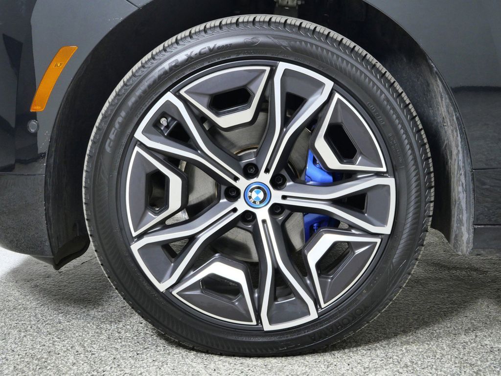Thumbnail: 2025 BMW iX - 8