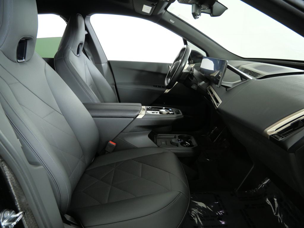 Thumbnail: 2024 BMW iX - 9