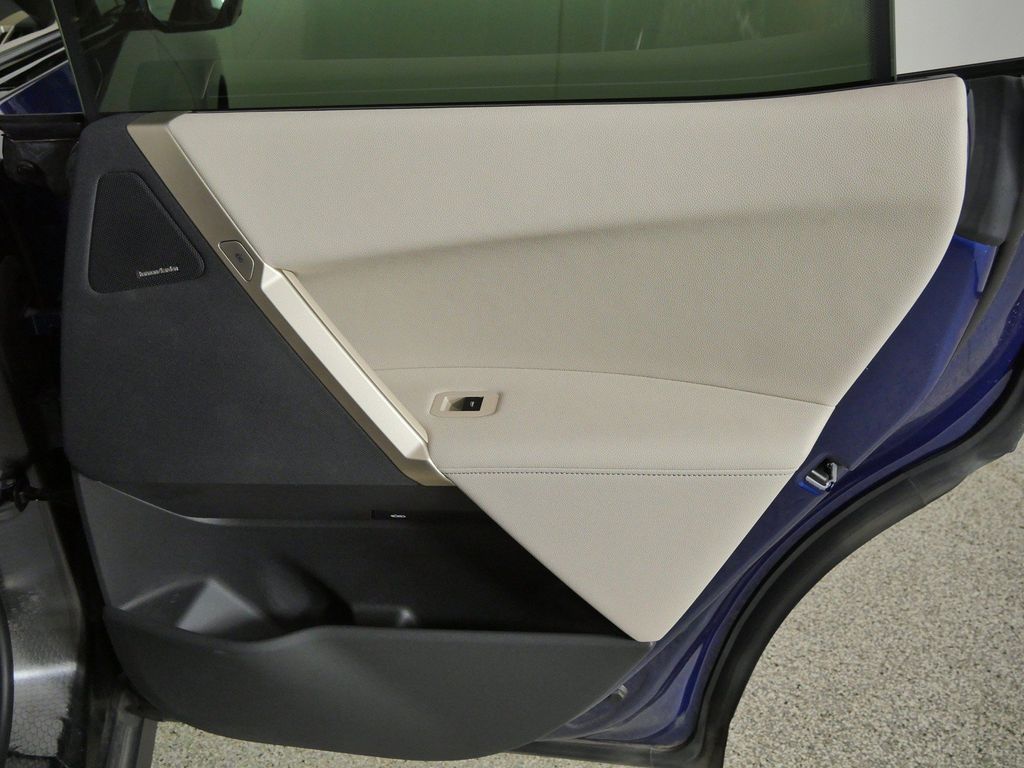 Thumbnail: 2024 BMW iX - 31