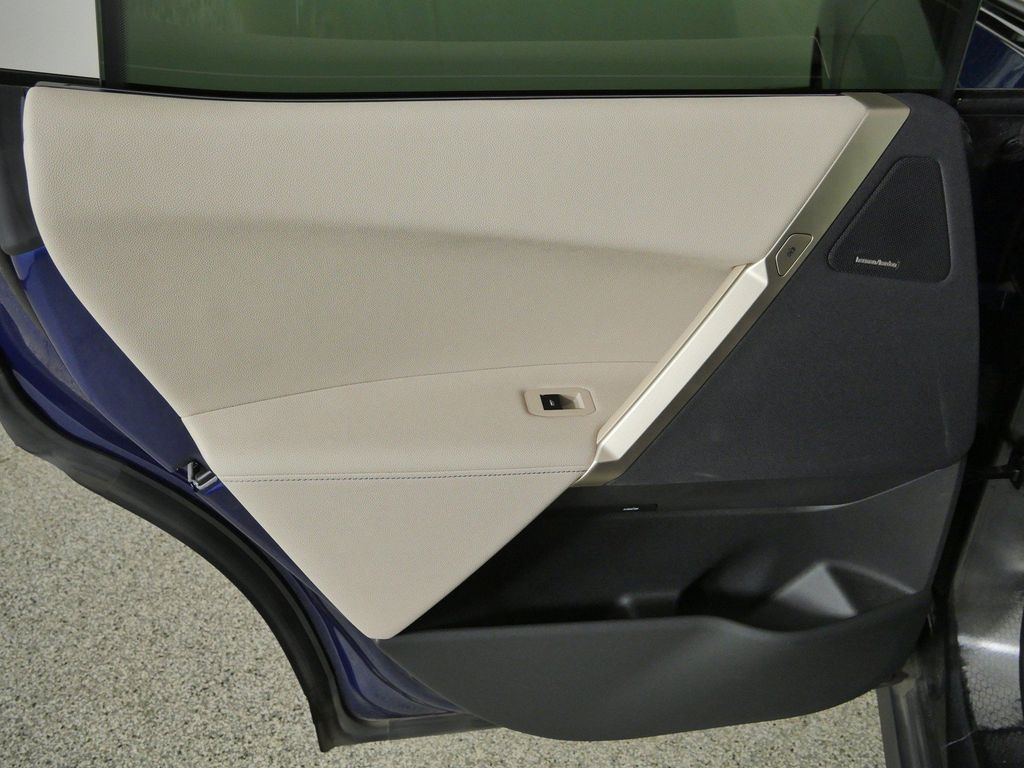 Thumbnail: 2024 BMW iX - 34