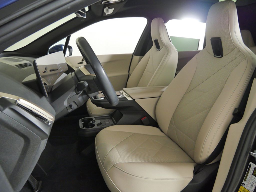 Thumbnail: 2024 BMW iX - 39