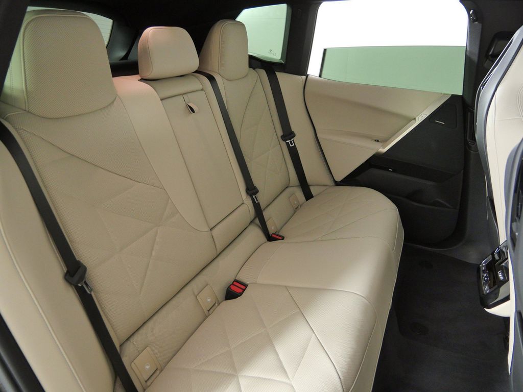 Thumbnail: 2024 BMW iX - 32