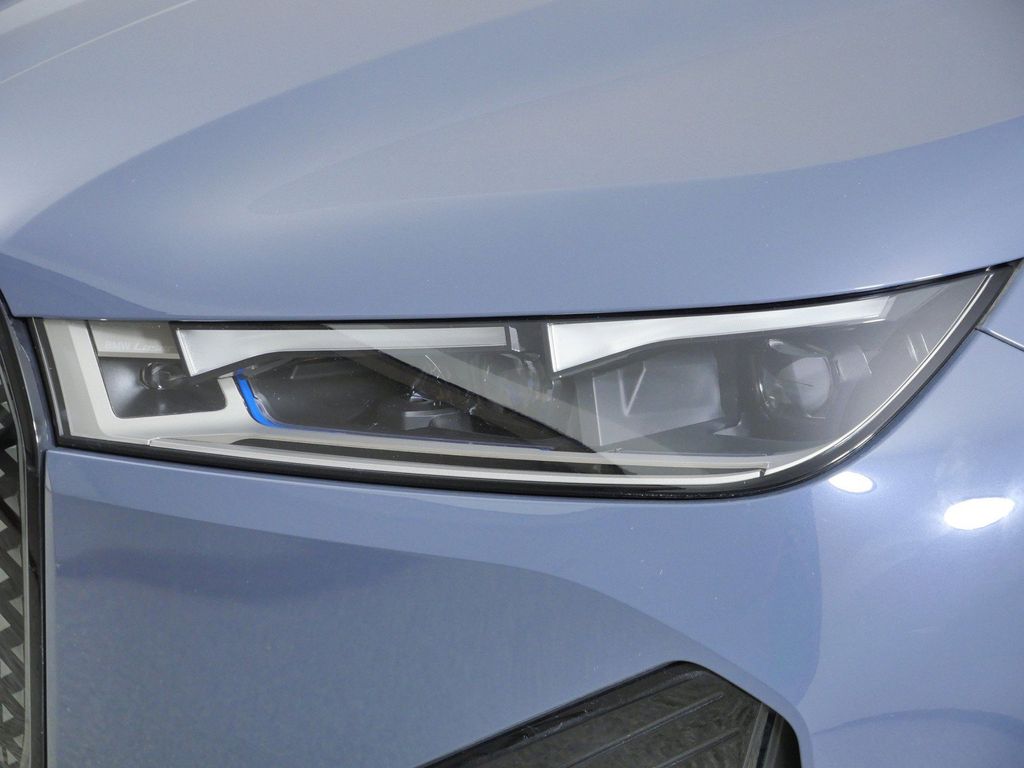Thumbnail: 2024 BMW iX - 18