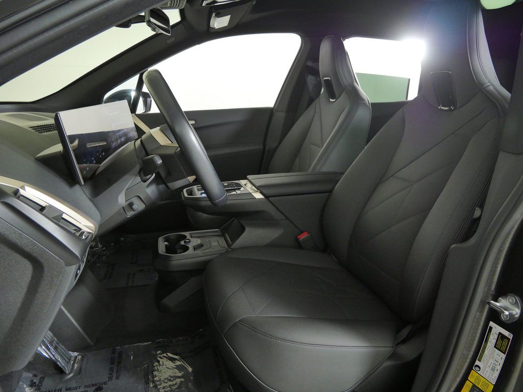 Thumbnail: 2024 BMW iX - 40