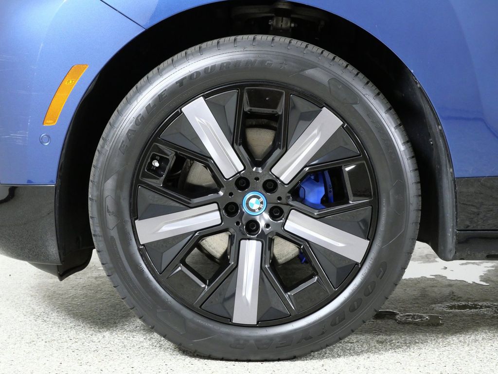 Thumbnail: 2024 BMW iX - 26