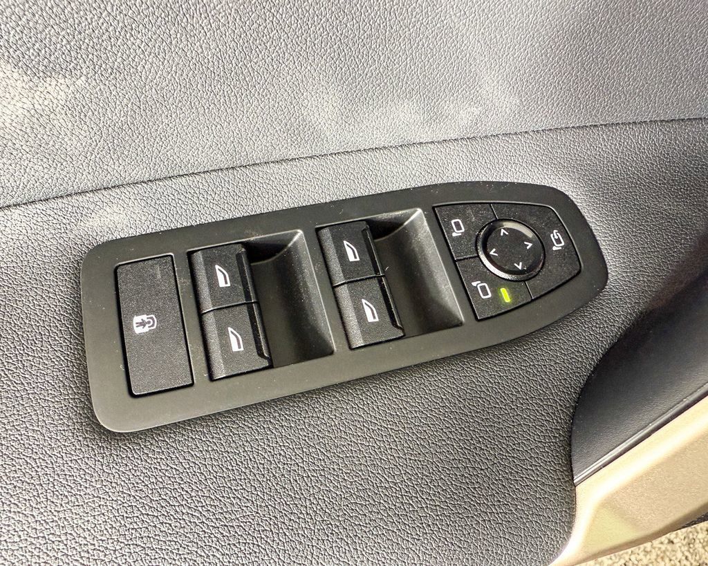 Thumbnail: 2025 BMW iX - 38