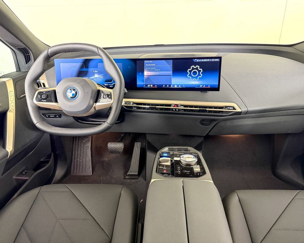Thumbnail: 2025 BMW iX - 2