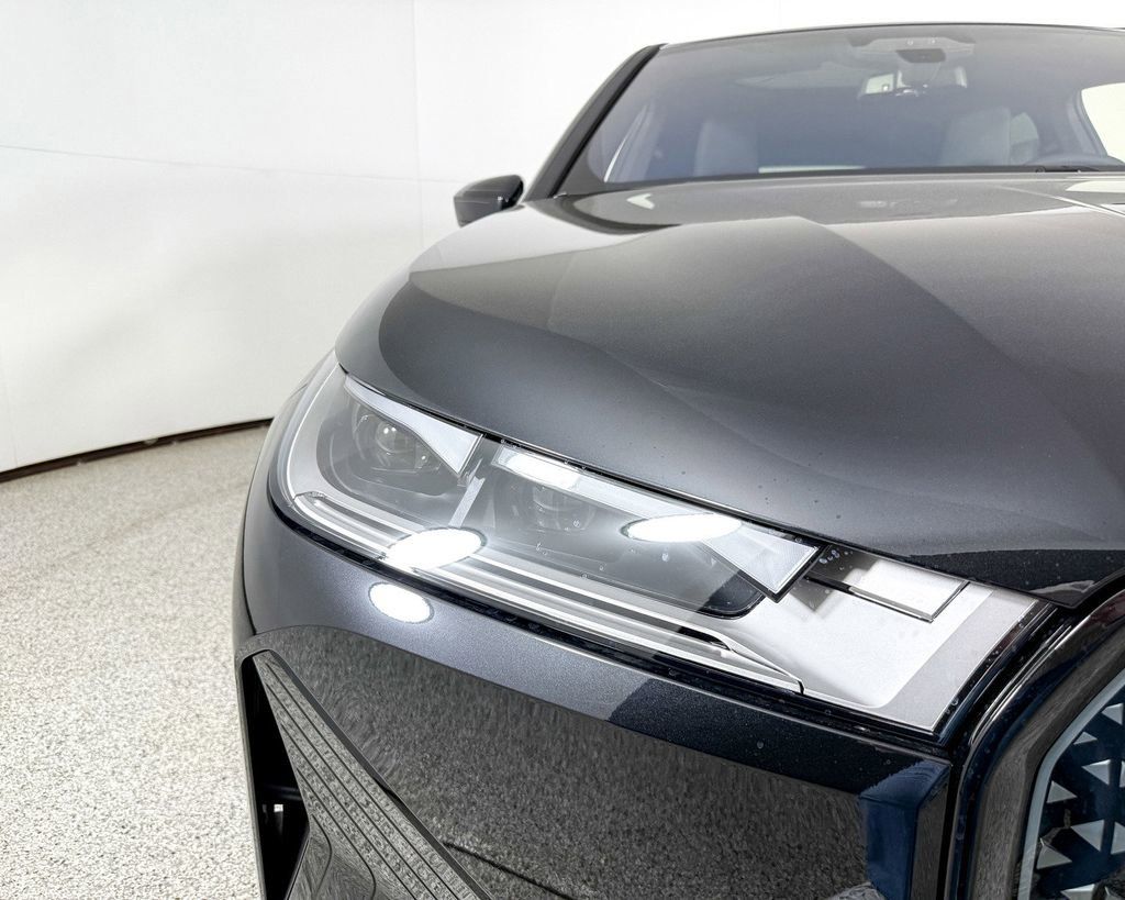Thumbnail: 2025 BMW iX - 22