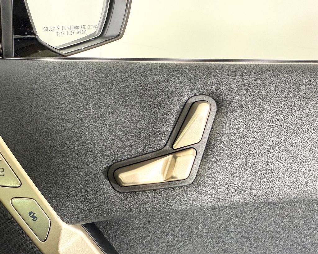 Thumbnail: 2025 BMW iX - 30