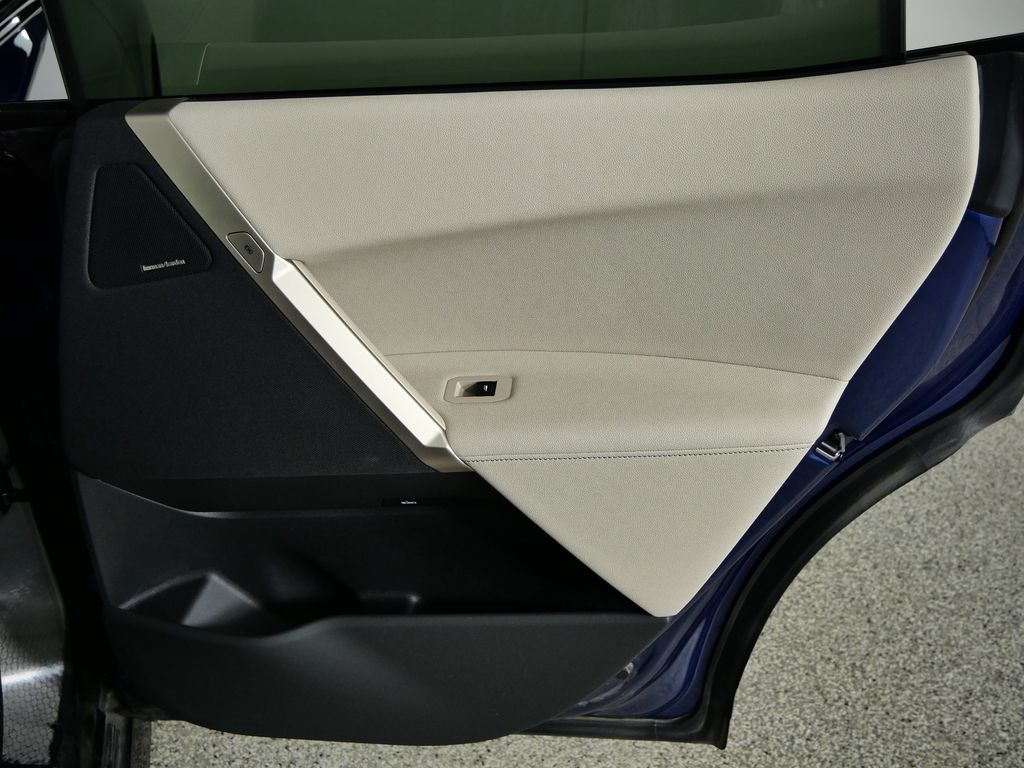 Thumbnail: 2024 BMW iX - 32