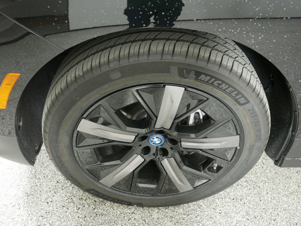 Thumbnail: 2025 BMW iX - 26